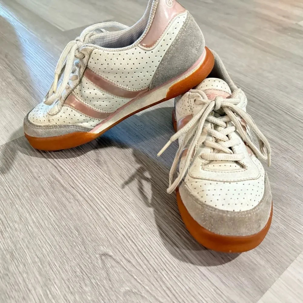 GEOX White & Pink Perforated Leather Low-Top Sneakers with Gum Sole Size 2.5